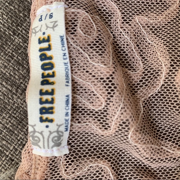 𝓯𝓹🦋 FREE PEOPLE FLORAL FRILL SHEER TANK - Picture 4 of 5